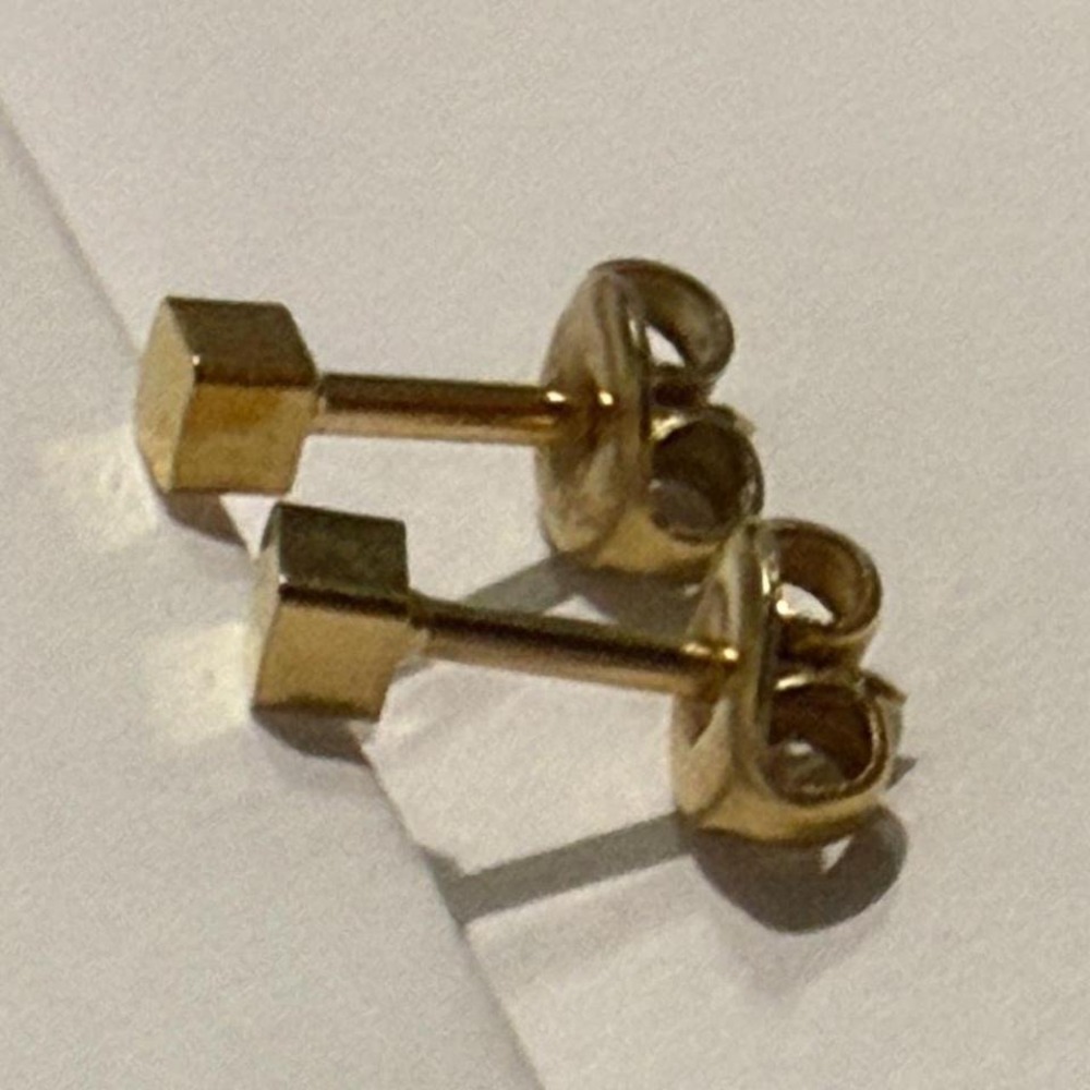 Vintage gold tone cube square design piercedβ stud earrings